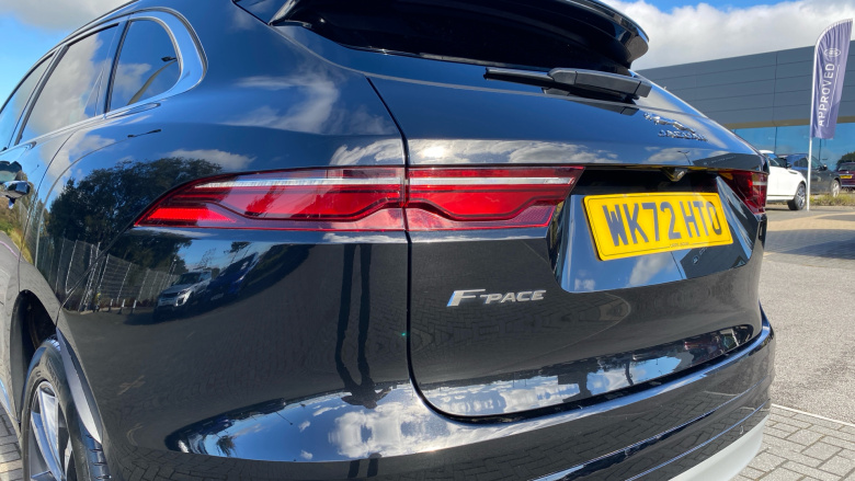 Jaguar F-Pace 2.0 D200 R-Dynamic SE 5dr Auto AWD Diesel Estate